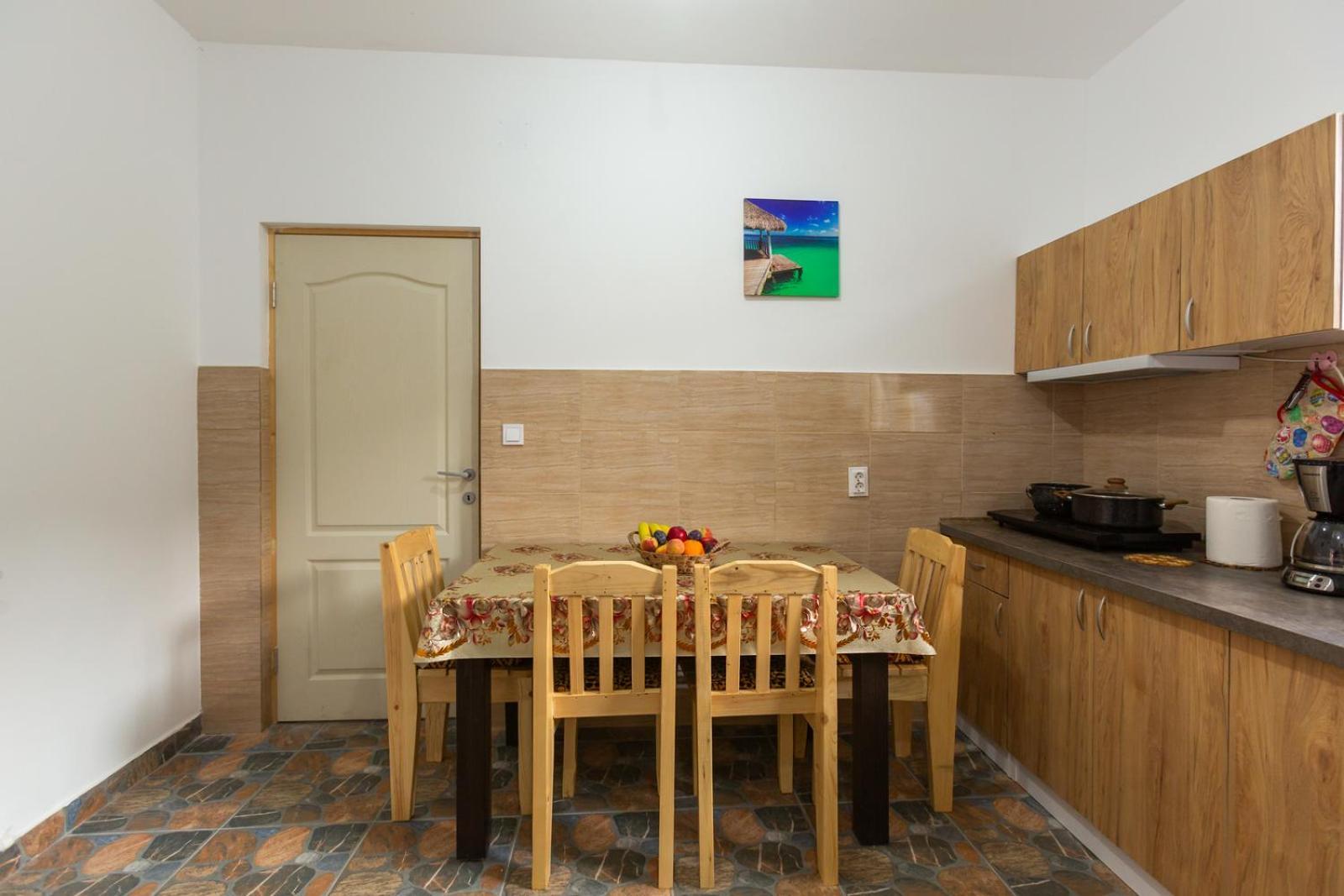 Pensjonat Casa Vio Nehoiu Zewnętrze zdjęcie