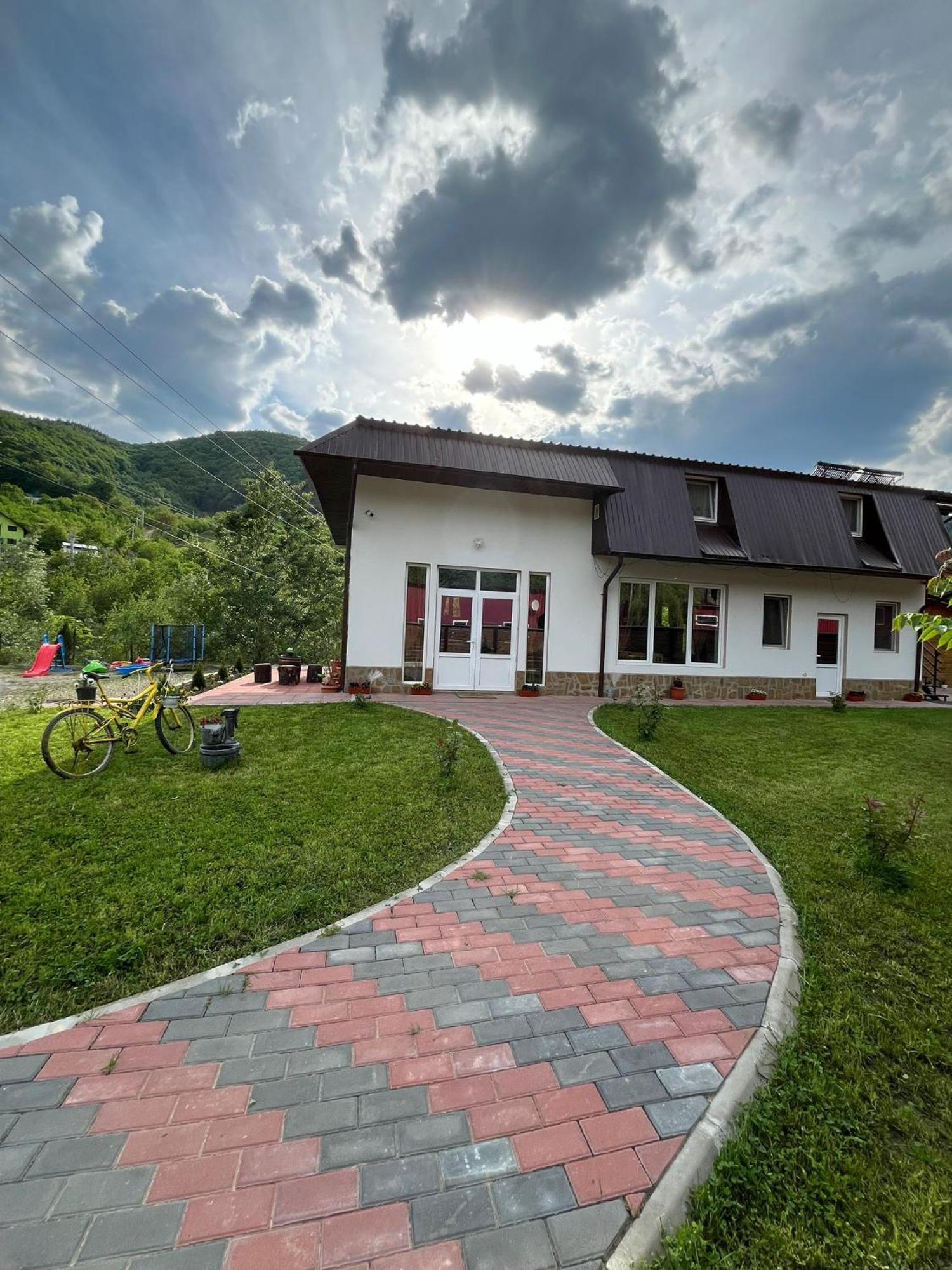 Pensjonat Casa Vio Nehoiu Zewnętrze zdjęcie