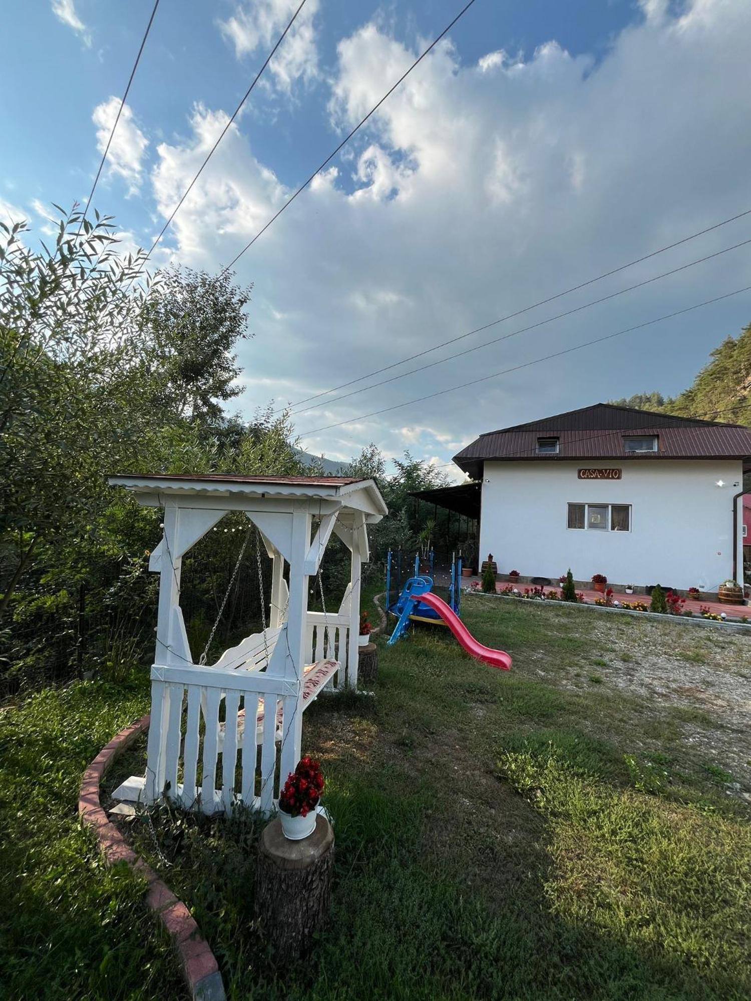 Pensjonat Casa Vio Nehoiu Zewnętrze zdjęcie