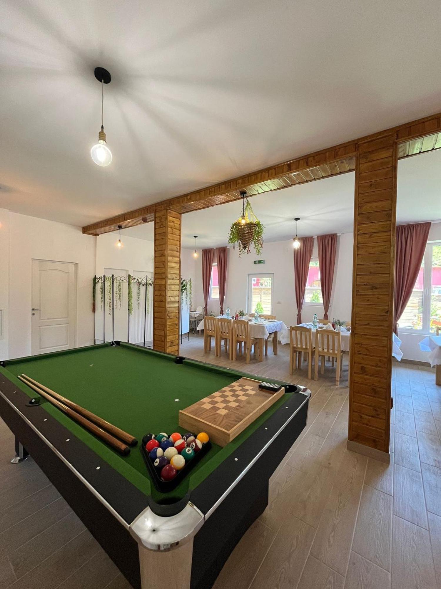 Pensjonat Casa Vio Nehoiu Zewnętrze zdjęcie